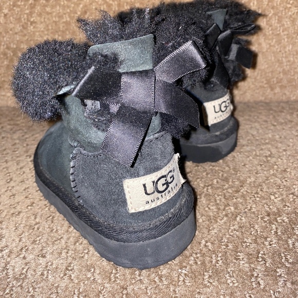 Authentic Ugg  Australia shoes for little girl size 7 - Picture 1 of 6